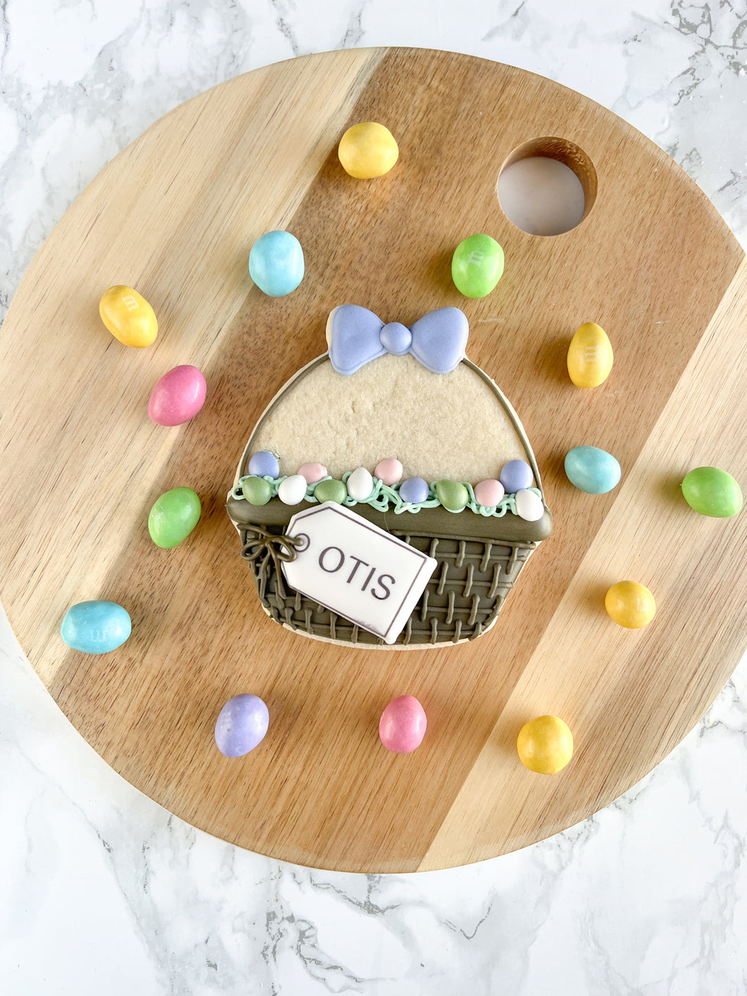 Personalized classic Easter basket