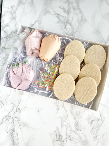 1/2 doz cookie decorating kit