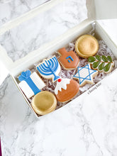 Load image into Gallery viewer, 8 Hanukkah minis set in gift box